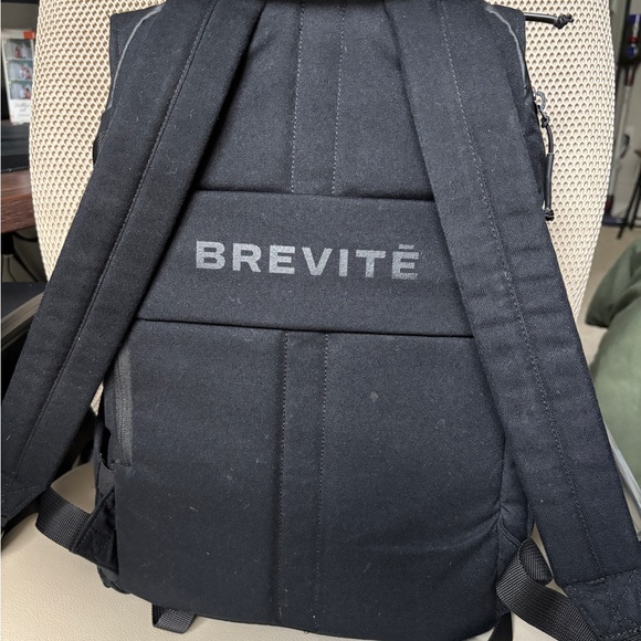 Brevite The Runner Camera Backpack - Picture 9 of 14